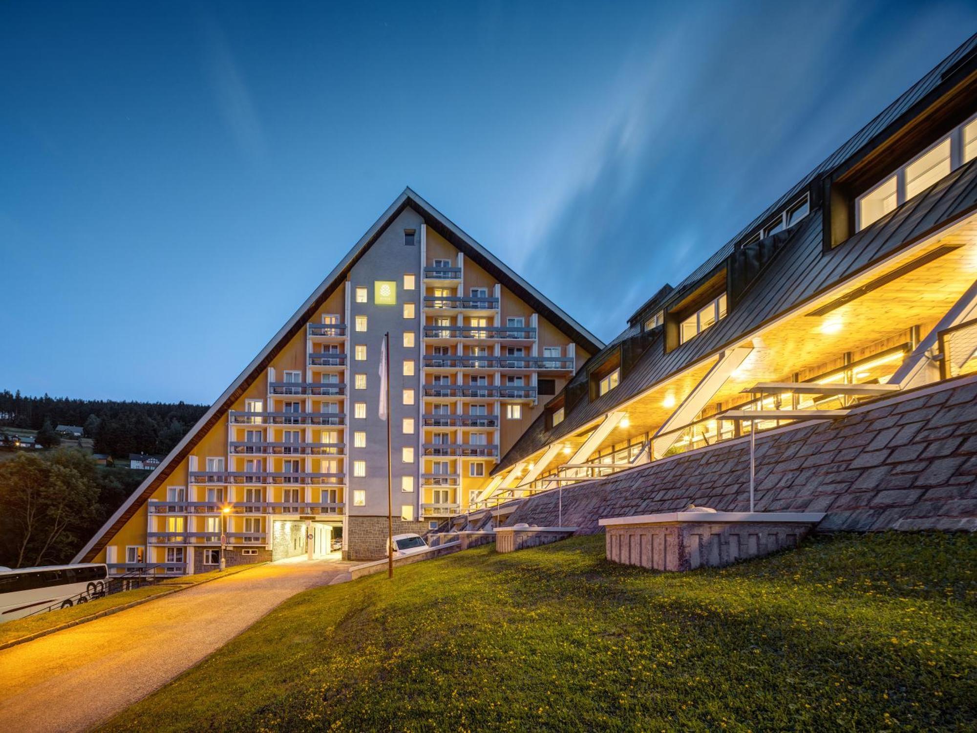 Pinia Hotel & Resort ชปินด์เลอรูฟ มลิน ภายนอก รูปภาพ