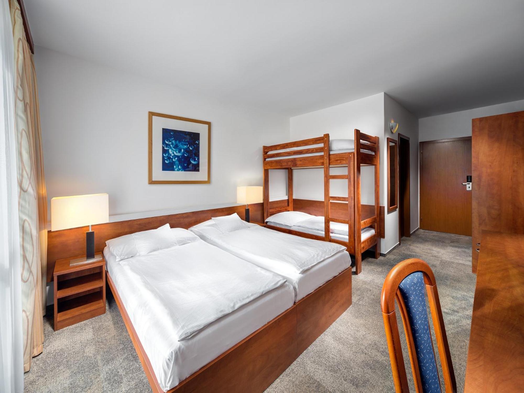 Pinia Hotel & Resort ชปินด์เลอรูฟ มลิน ภายนอก รูปภาพ